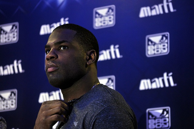 迅速拉开比 迅速拉开比