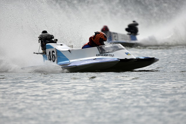 线上由多名 线上由多名